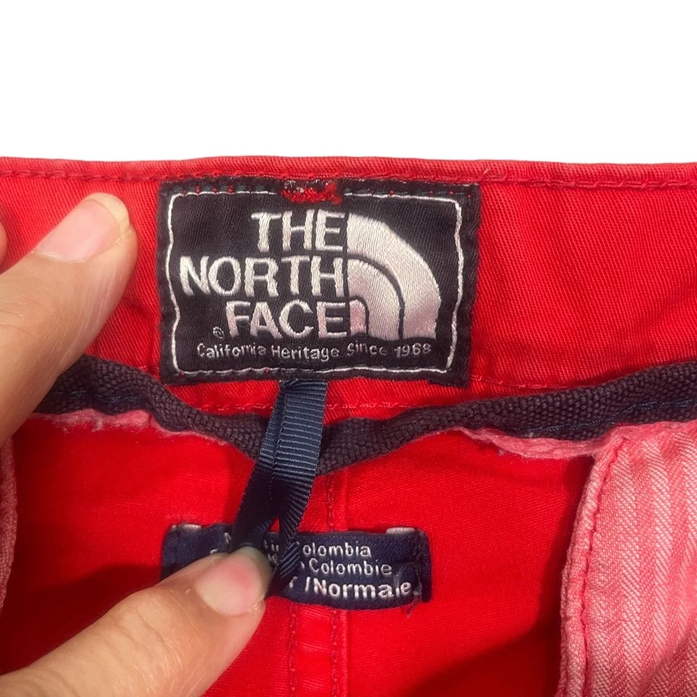 The North Face 38R Red Shorts Pockets‎